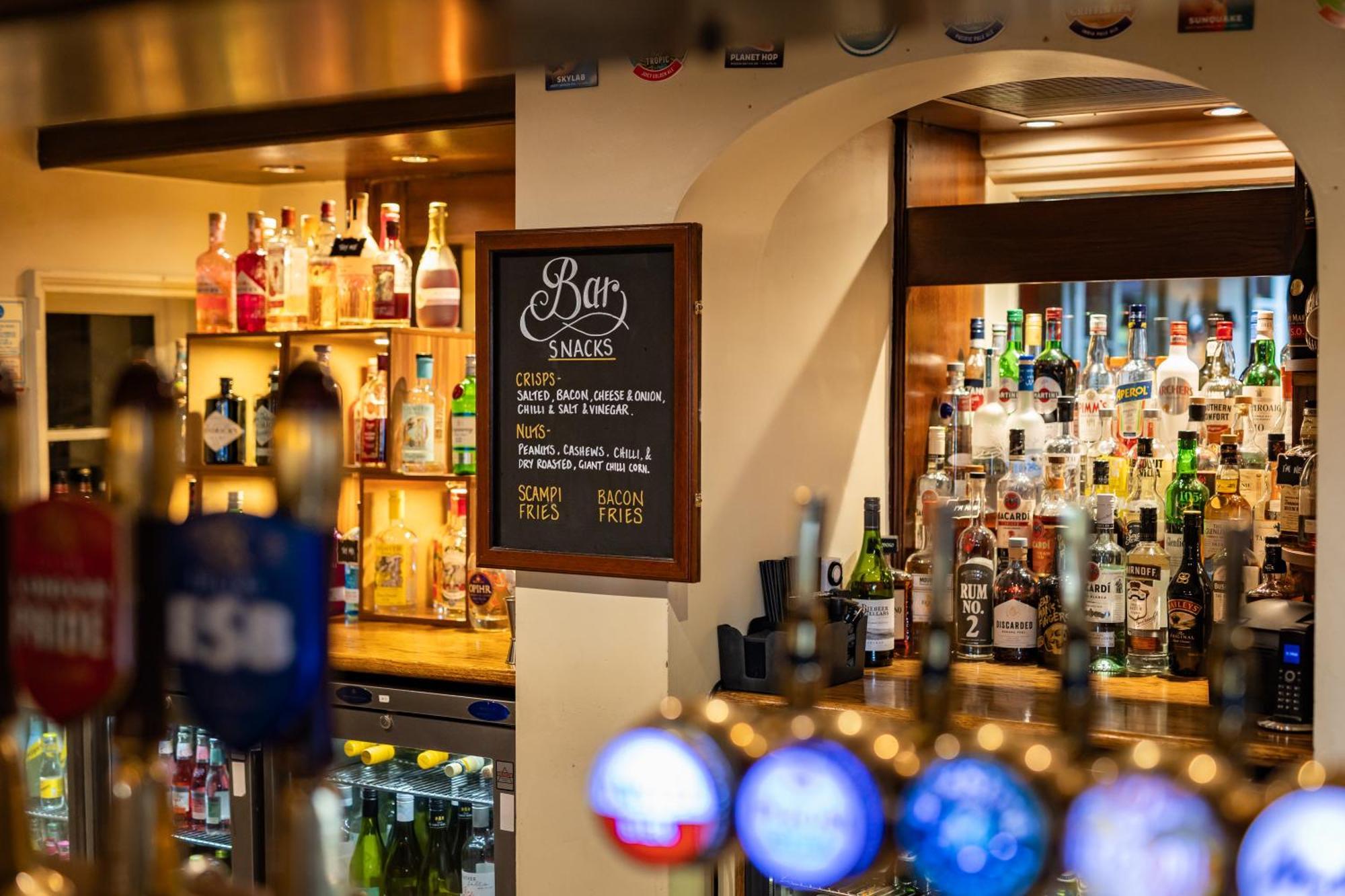 The Red Lion Hotel Хитроу Экстерьер фото